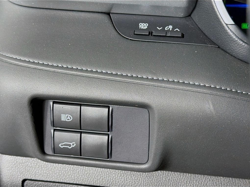 Used 2021 Toyota Highlander Hybrid SUV