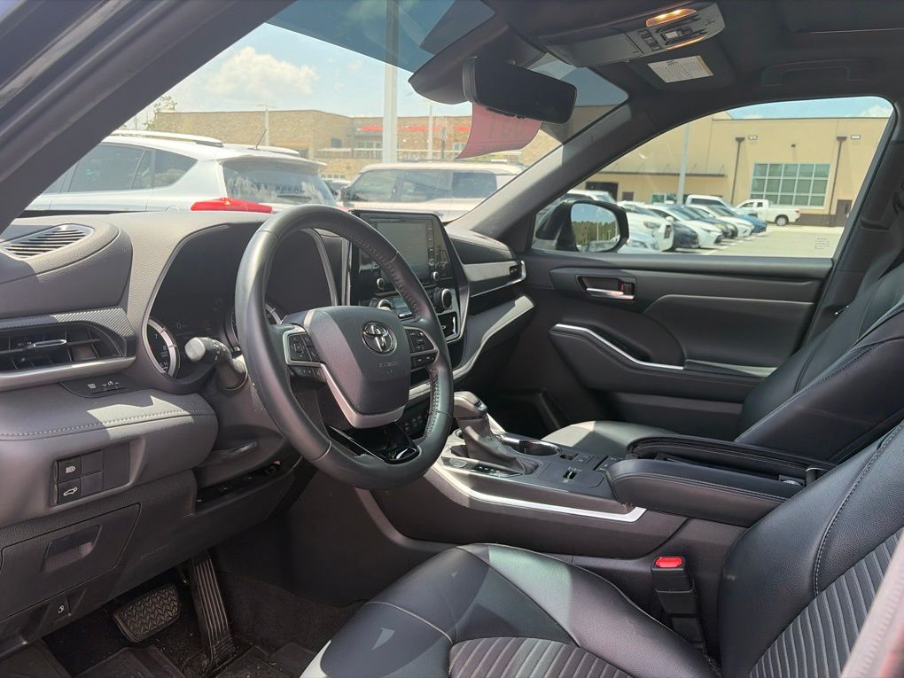 Used 2022 Toyota Highlander SUV