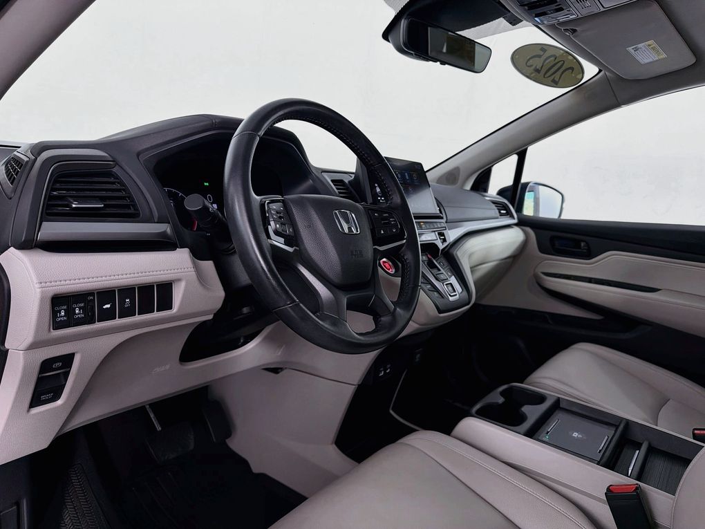 Used 2025 Honda Odyssey Van
