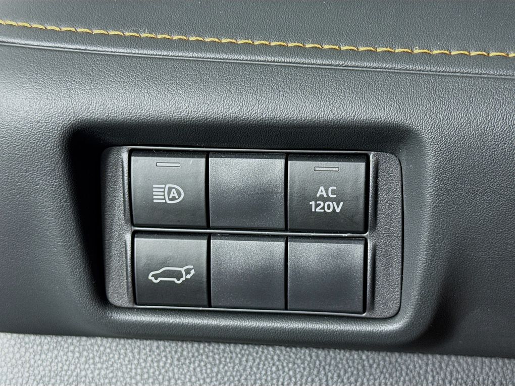 Used 2023 Toyota Highlander Hybrid SUV