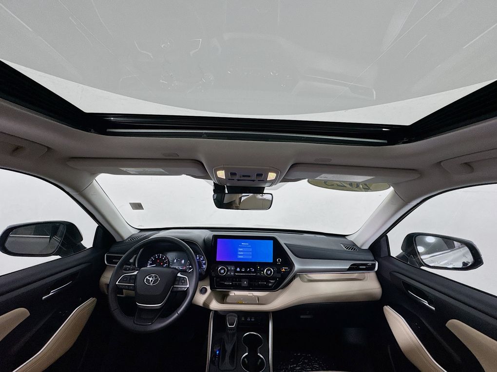 Used 2025 Toyota Highlander SUV