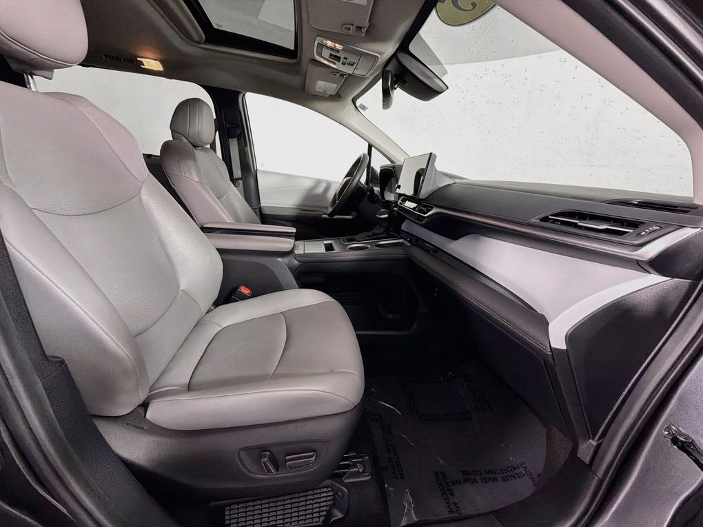 Used 2025 Toyota Sienna Van