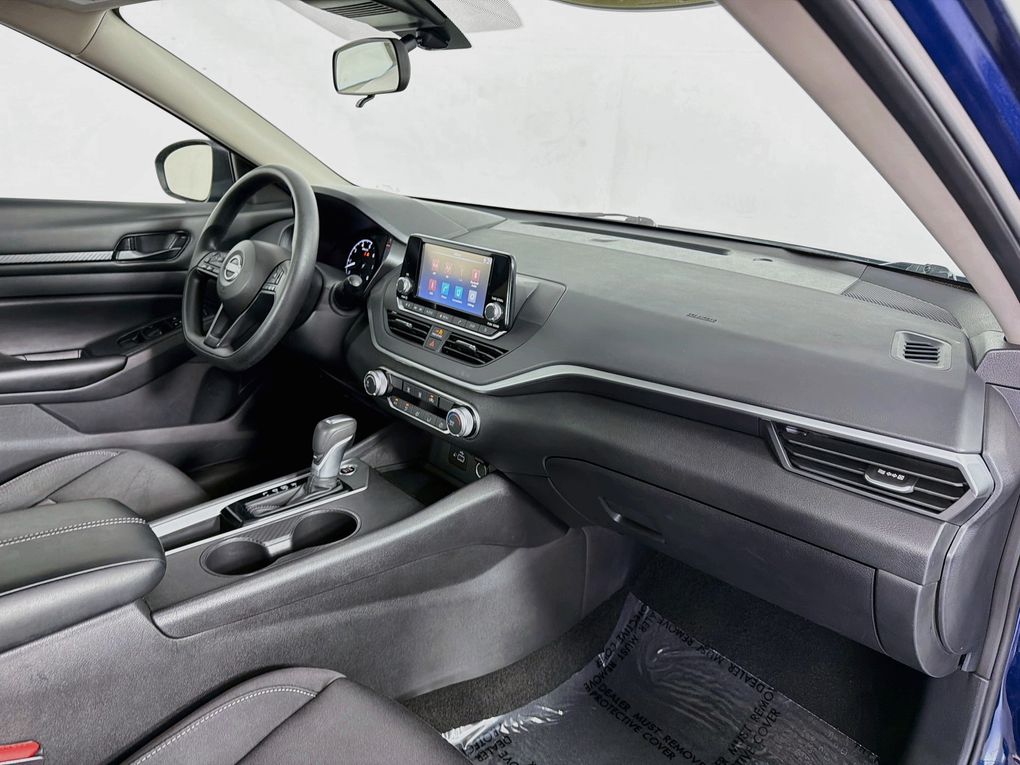 Used 2024 Nissan Altima Sedan