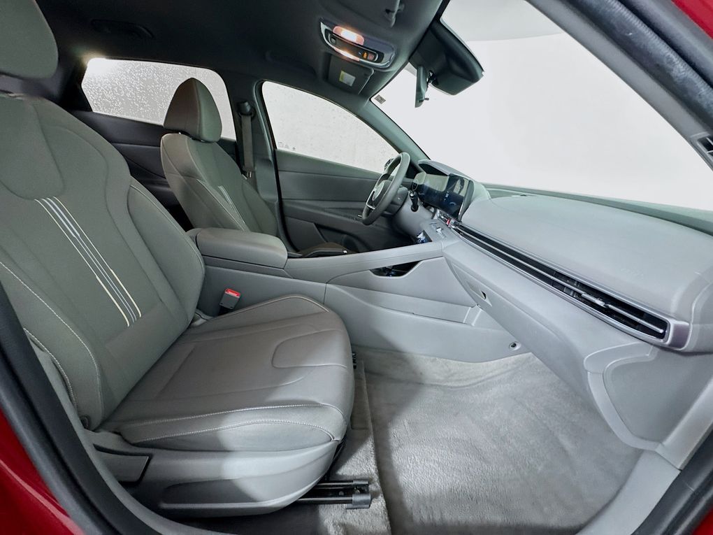Used 2024 Hyundai Elantra Sedan
