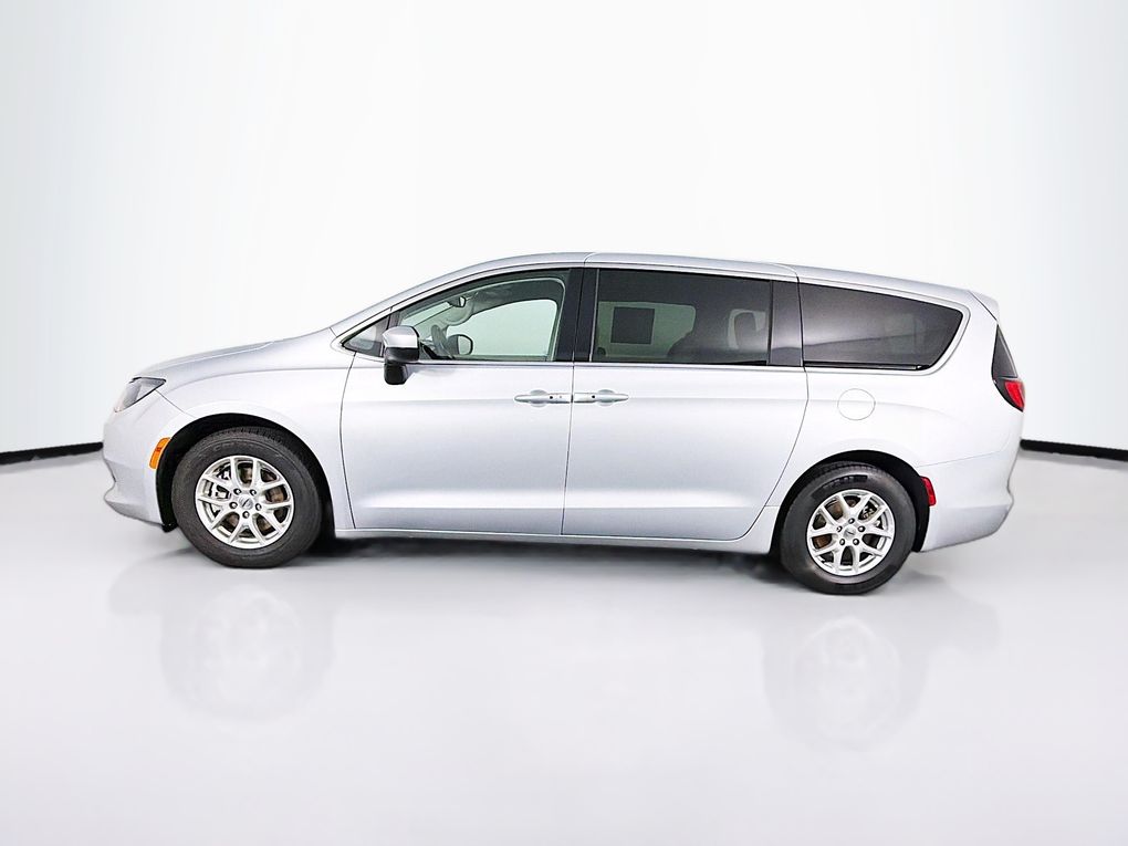 Used 2023 Chrysler Voyager Van