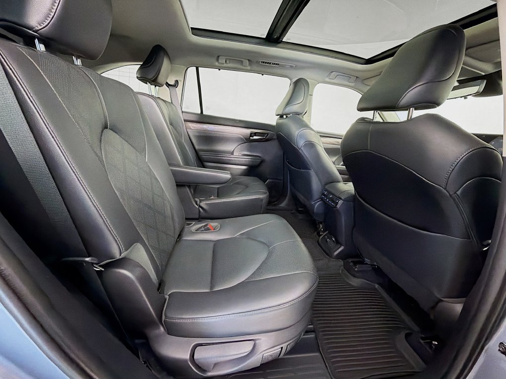 Used 2021 Toyota Highlander SUV