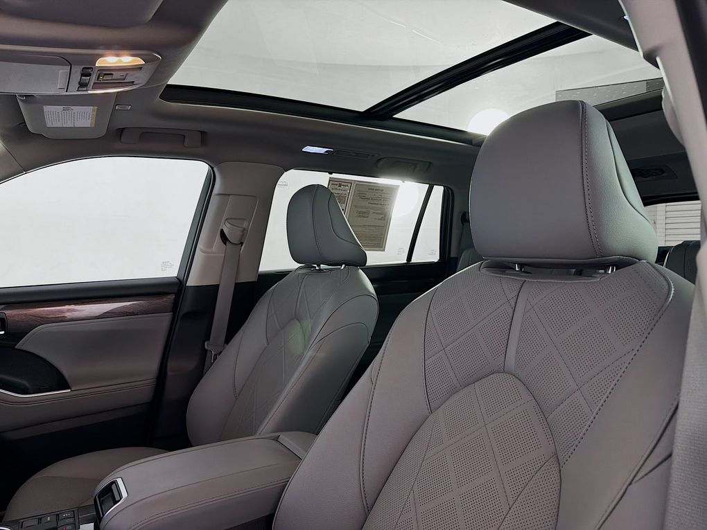 Used 2024 Toyota Highlander SUV