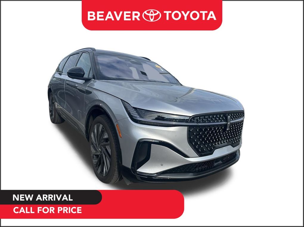 Silver Radiance Metallic Clearcoat 2025 Lincoln Nautilus Hybrid Reserve AWD SUV / Crossover All-Wheel Drive Continuously Variable Transmission