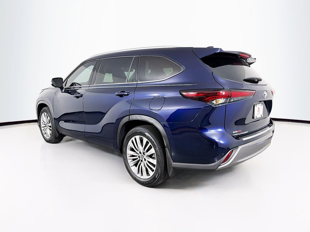 Used 2024 Toyota Highlander SUV