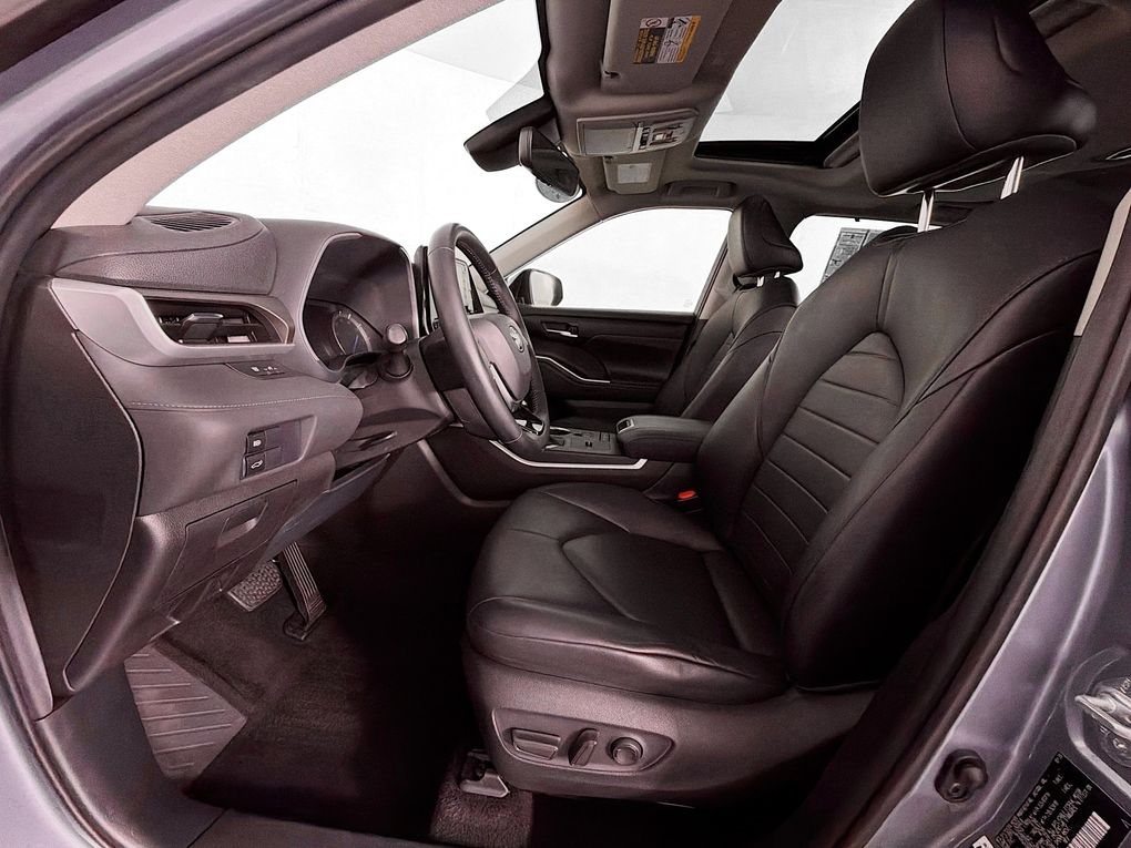 Used 2021 Toyota Highlander Hybrid SUV