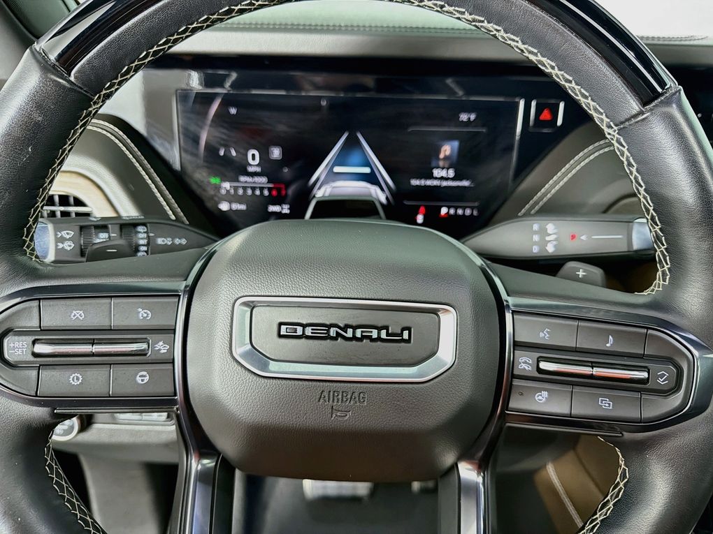 Used 2025 GMC Yukon XL SUV