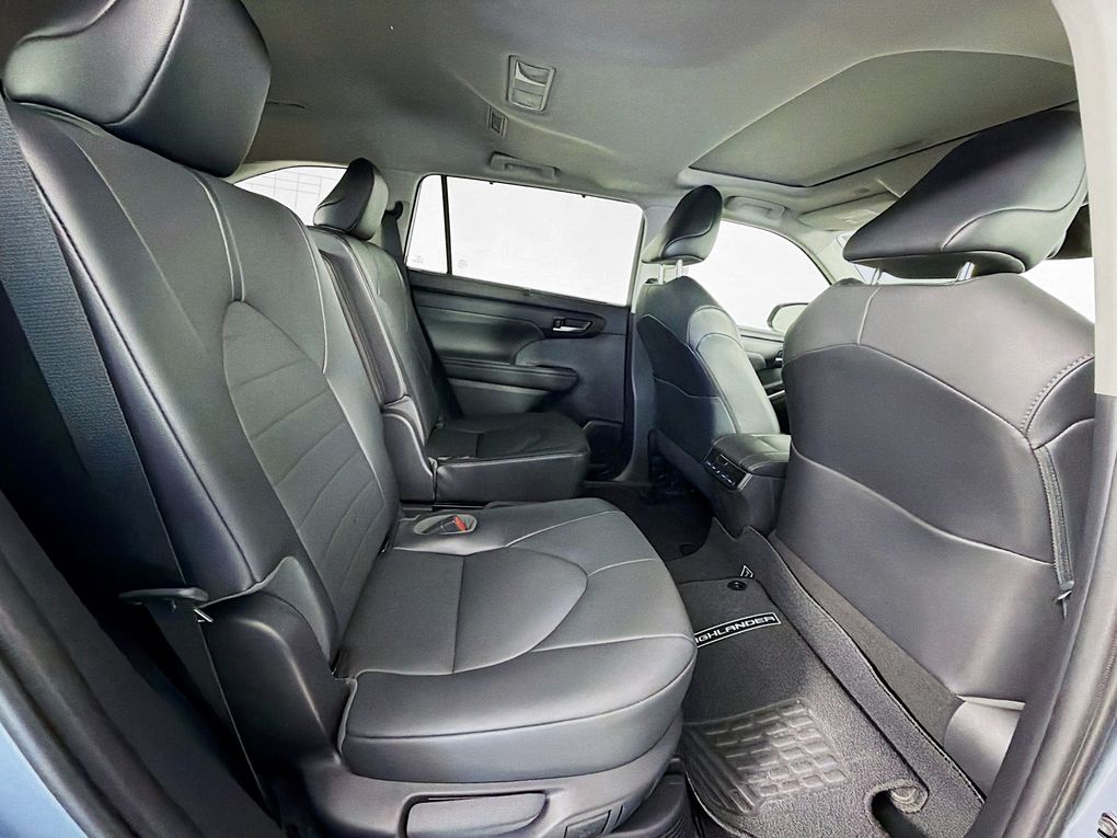 Used 2021 Toyota Highlander Hybrid SUV