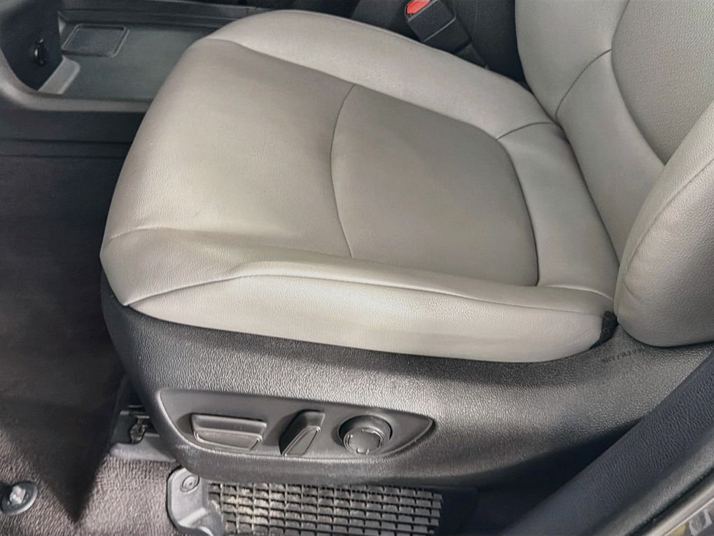 Used 2025 Toyota Sienna Van