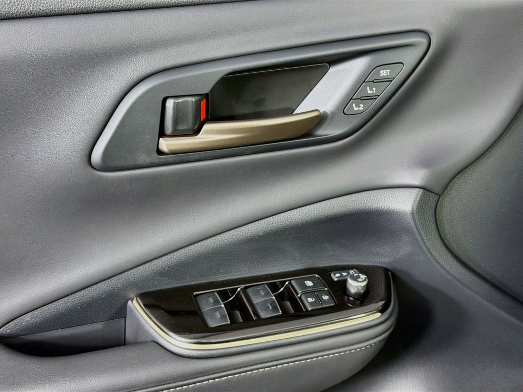 Used 2025 Toyota Crown Signia SUV