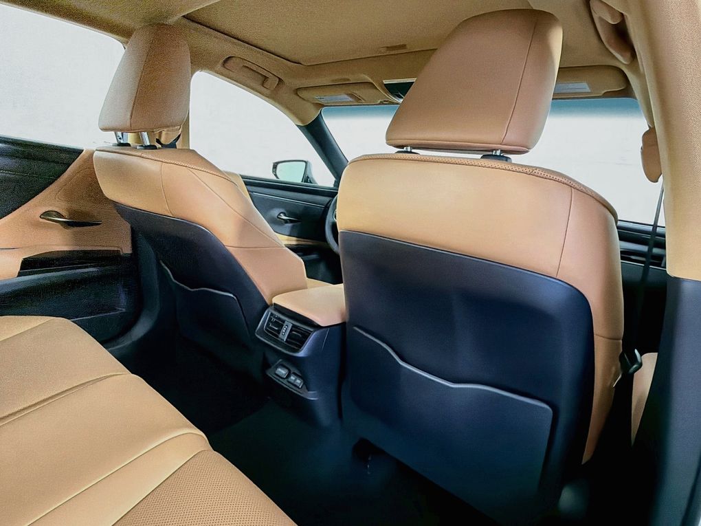 Used 2023 Lexus ES Sedan