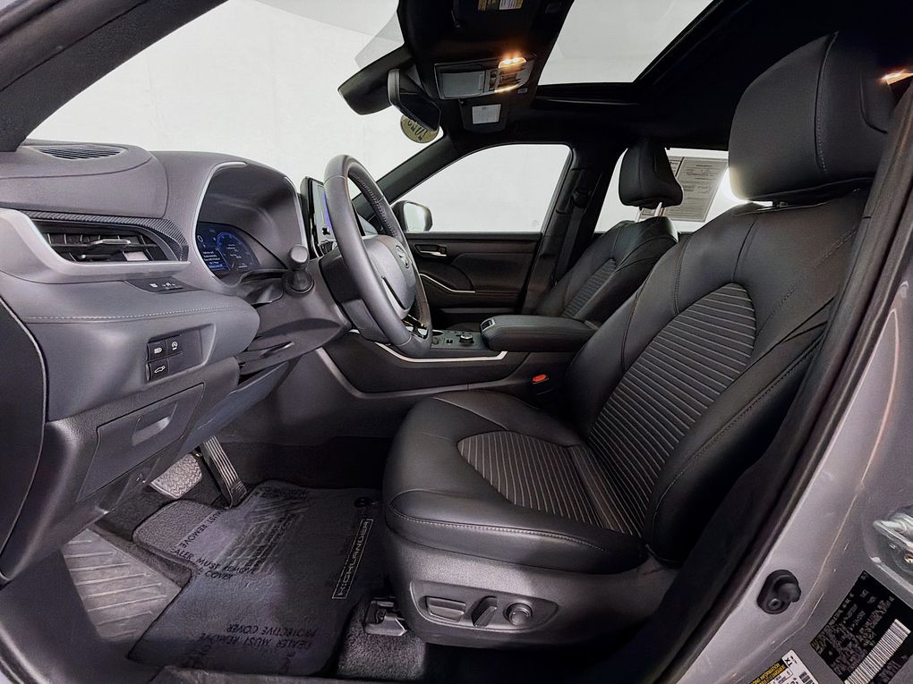 Used 2025 Toyota Highlander SUV