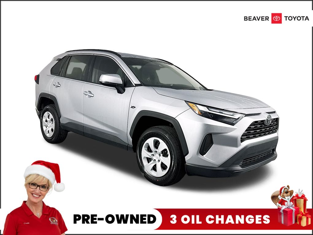 2022 Toyota RAV4 XLE's photo