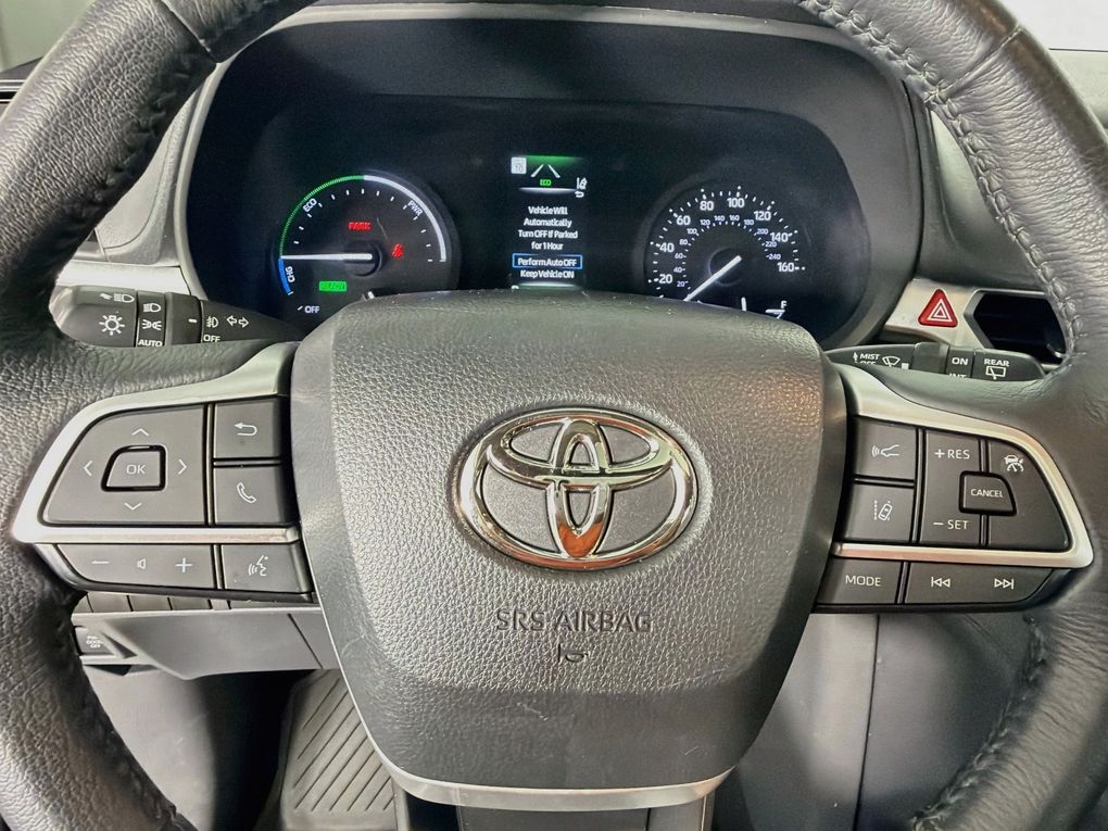 Used 2023 Toyota Sienna Van