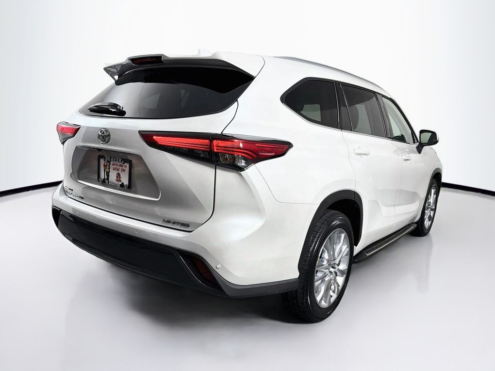 Used 2023 Toyota Highlander SUV