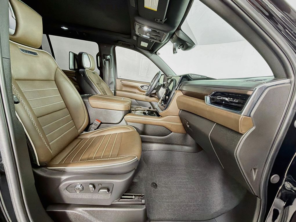 Used 2025 GMC Yukon XL SUV