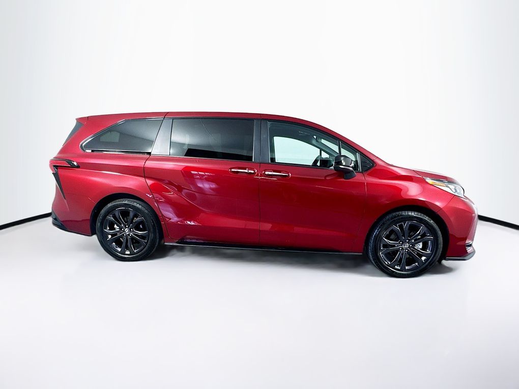 Used 2025 Toyota Sienna Van