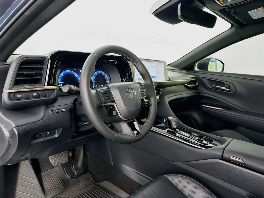 Used 2025 Toyota Crown Sedan