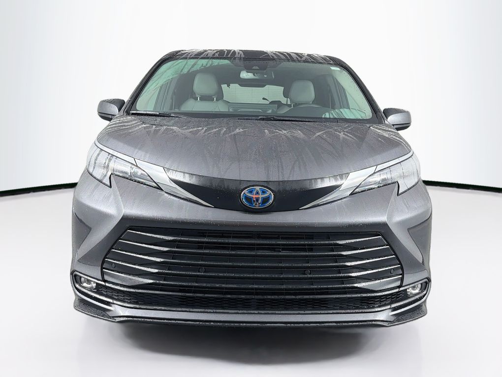 Used 2025 Toyota Sienna Van