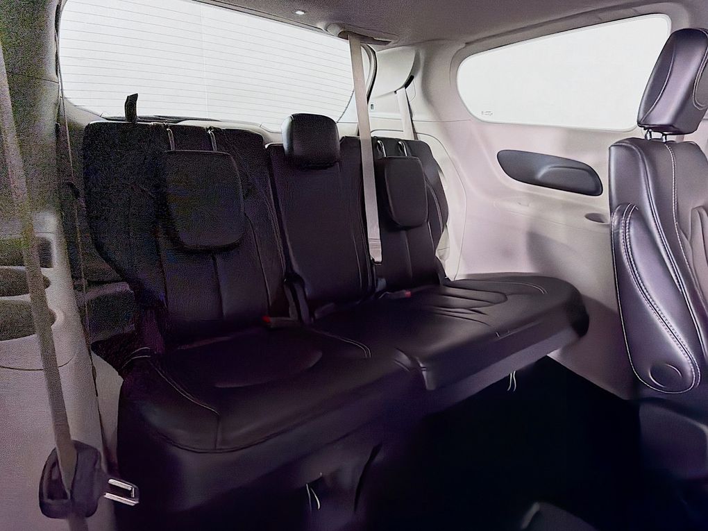 Used 2023 Chrysler Pacifica Van