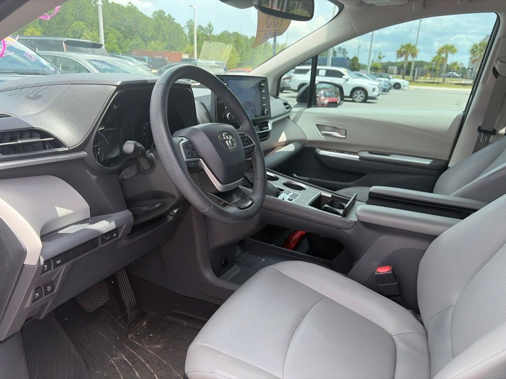 Used 2023 Toyota Sienna Van