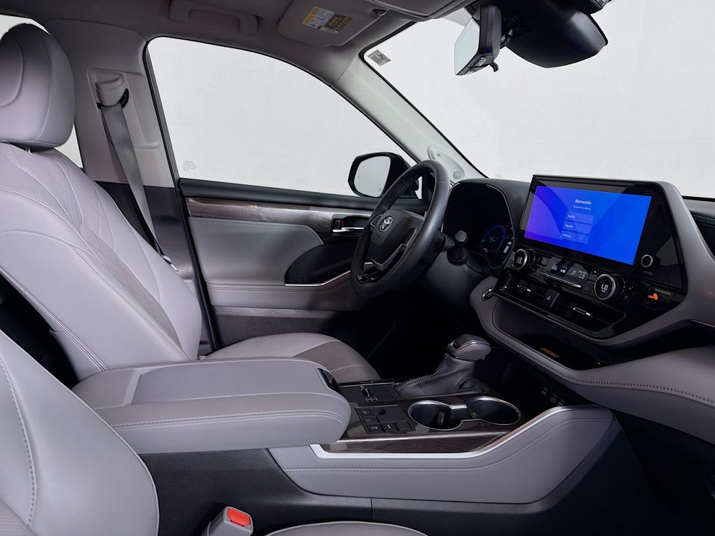 Used 2024 Toyota Highlander SUV
