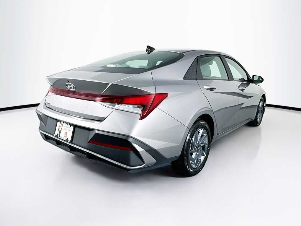 Used 2024 Hyundai Elantra Sedan