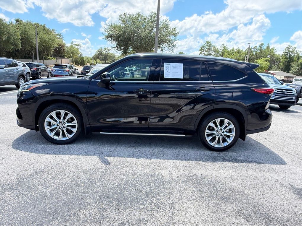 Used 2022 Toyota Highlander Hybrid SUV