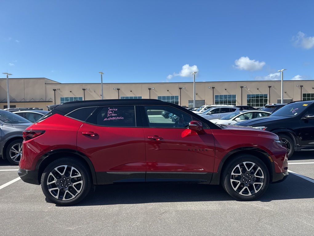 View vehicle photo 2