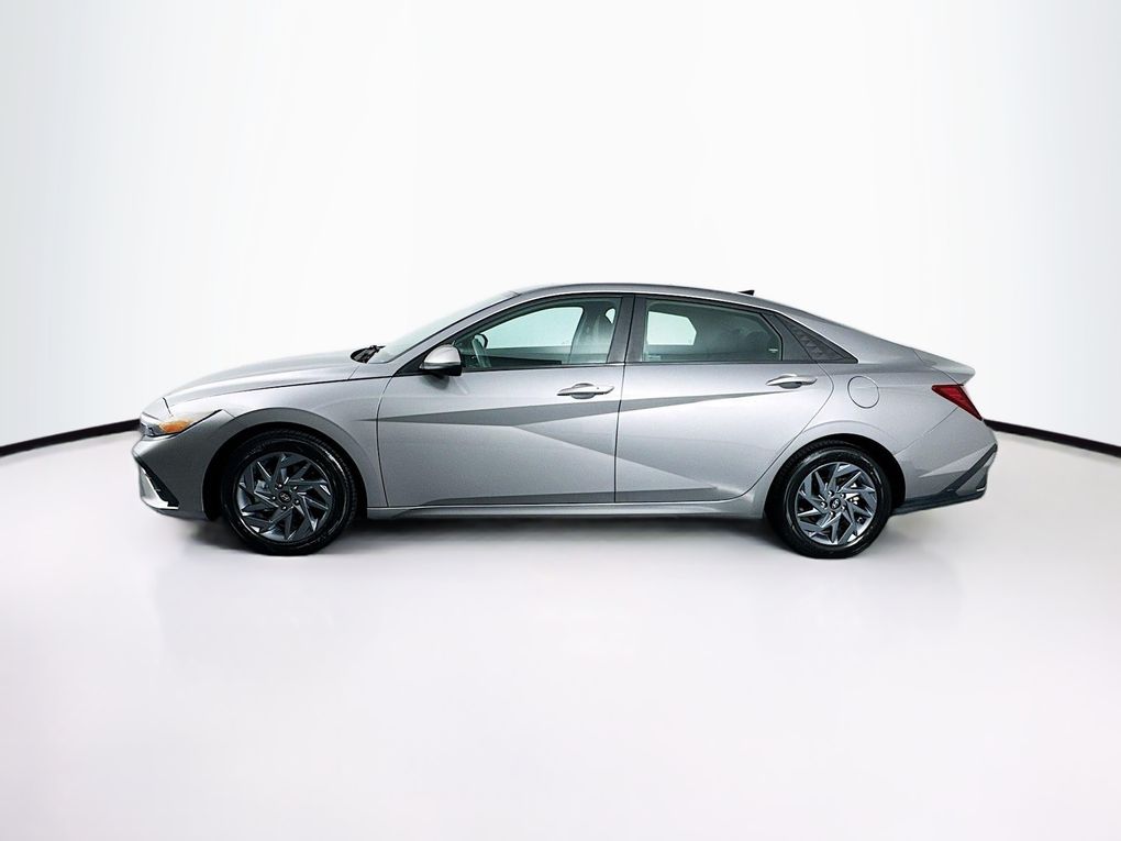 Used 2024 Hyundai Elantra Sedan