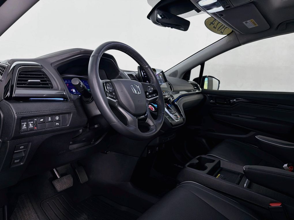 Used 2024 Honda Odyssey Van