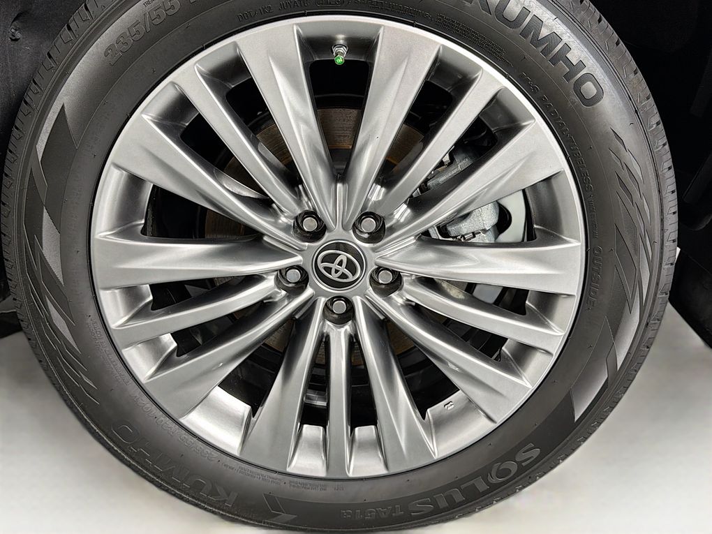 Used 2024 Toyota Highlander SUV