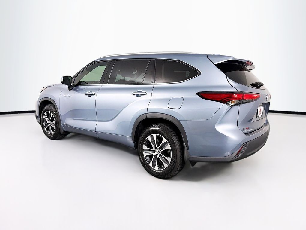 Used 2021 Toyota Highlander Hybrid SUV