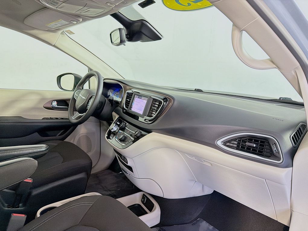 Used 2023 Chrysler Voyager Van
