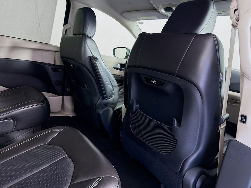 Used 2023 Chrysler Pacifica Van