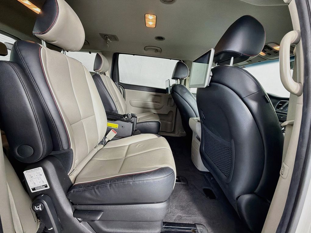 Used 2021 Kia Sedona Van