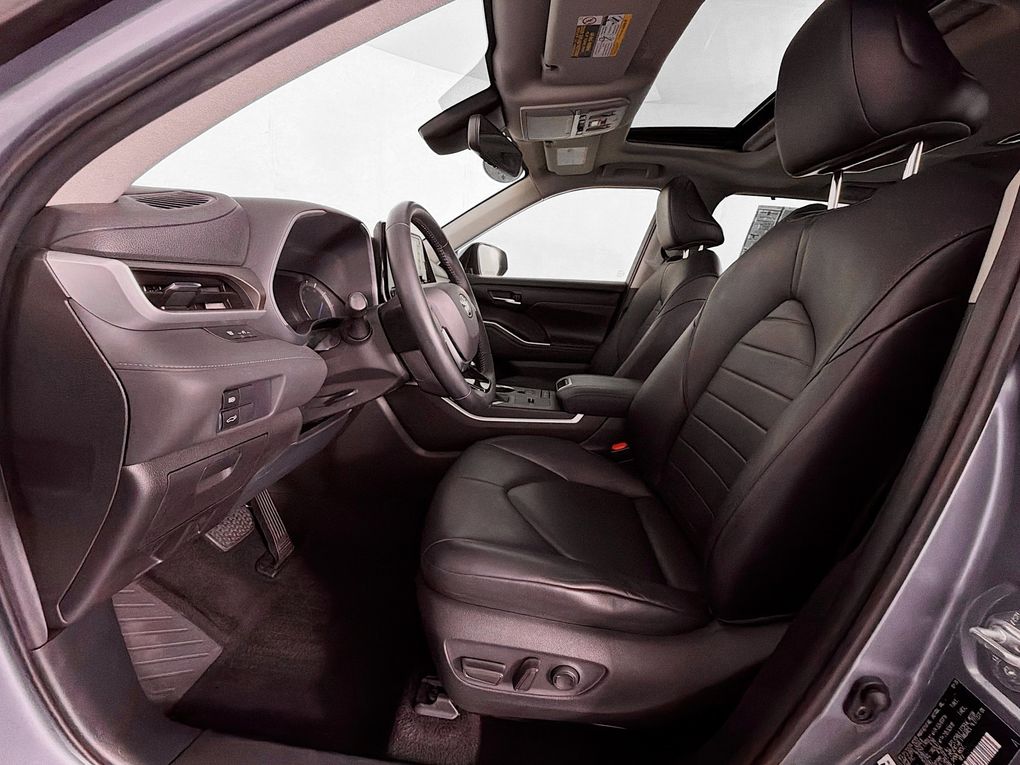 Used 2021 Toyota Highlander Hybrid SUV