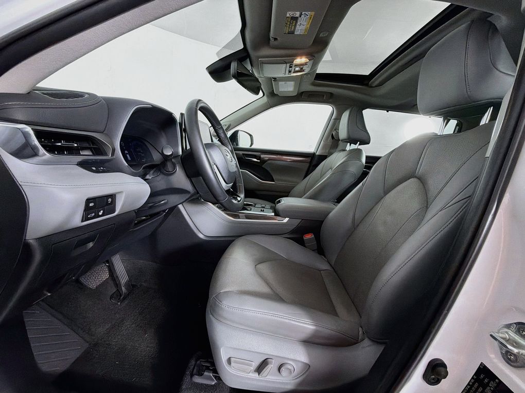 Used 2023 Toyota Highlander SUV