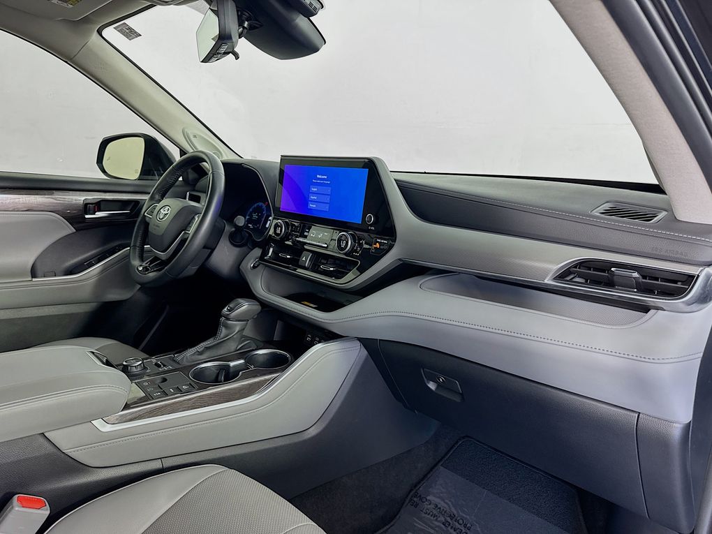 Used 2024 Toyota Highlander SUV