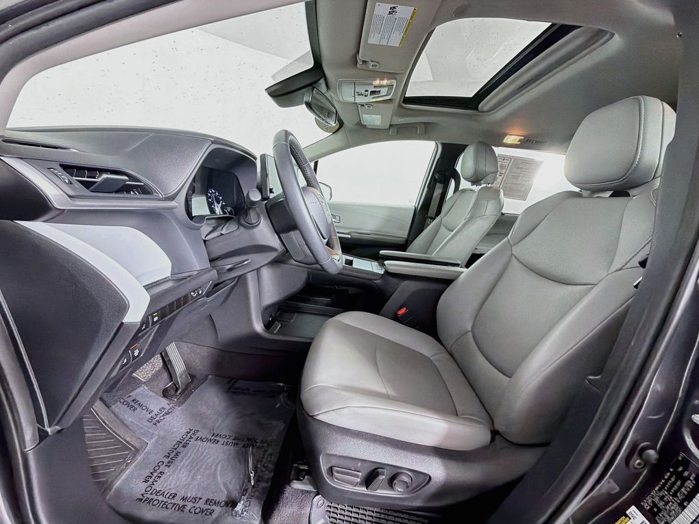 Used 2025 Toyota Sienna Van