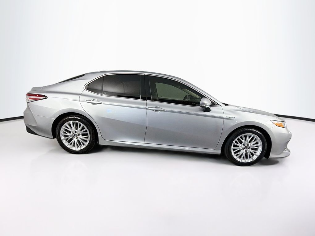 Used 2018 Toyota Camry Hybrid Sedan