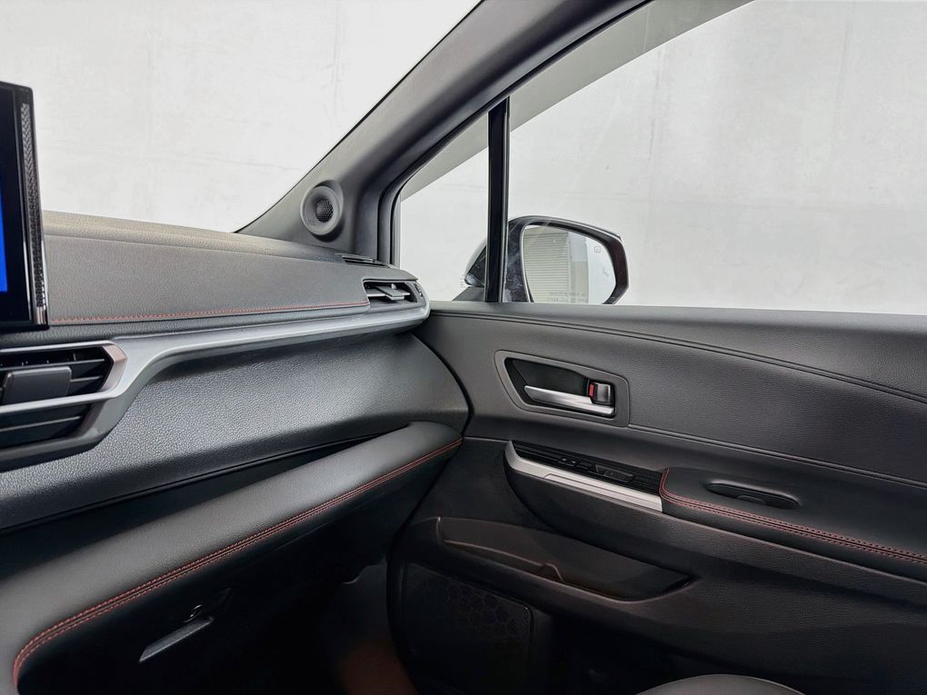 Used 2025 Toyota Sienna Van