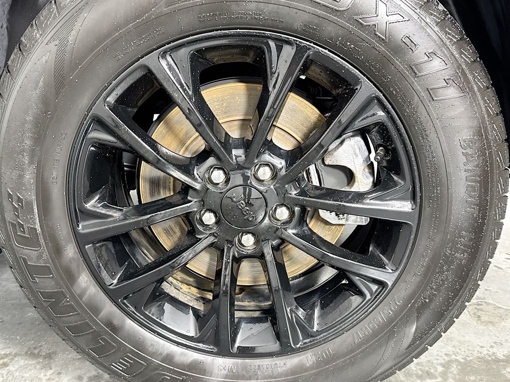 Used 2023 Jeep Cherokee SUV