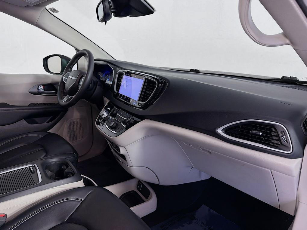 Used 2023 Chrysler Pacifica Van