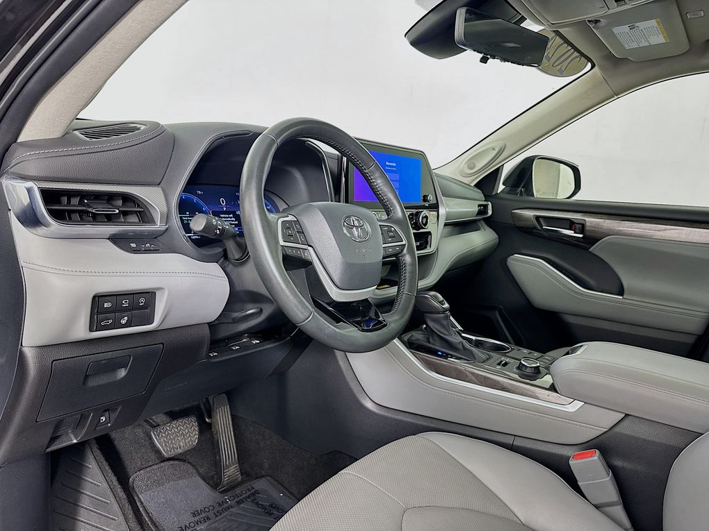 Used 2024 Toyota Highlander SUV