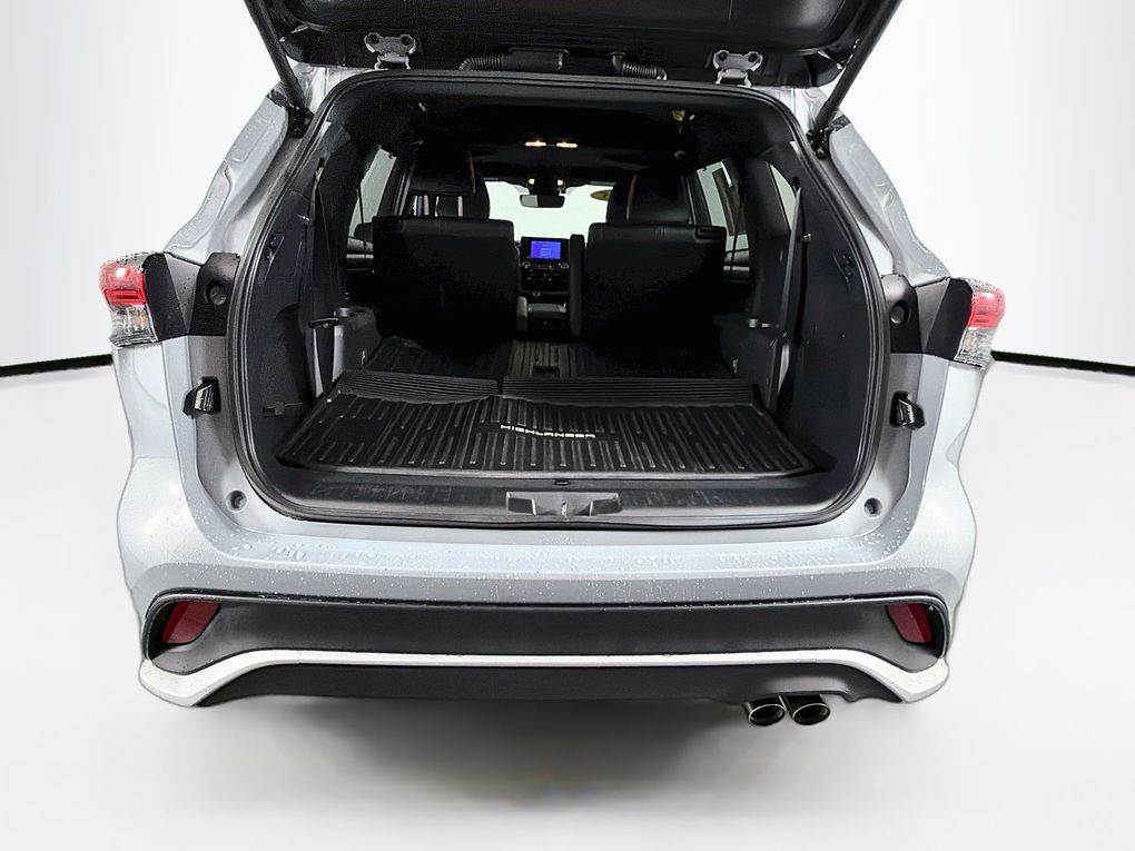 Used 2025 Toyota Highlander SUV